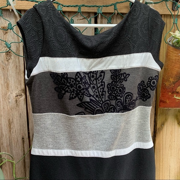 Desiqual black, silver, gray size XL dress. Fully lined with a low back - Picture 4 of 9